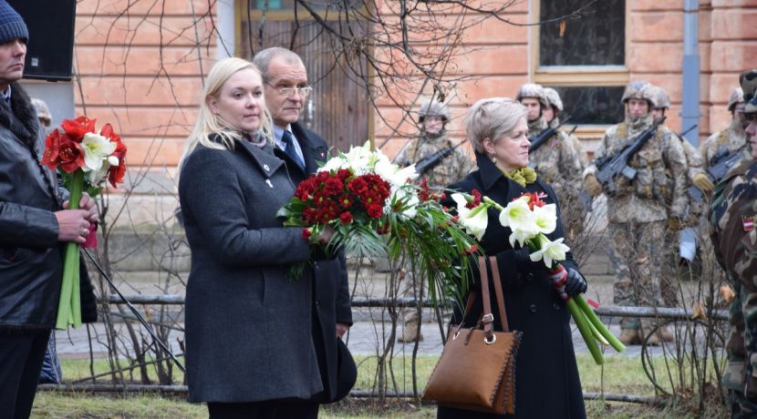 Открытие восстановленного памятника воинам Латвийской армии