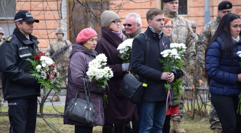 Открытие восстановленного памятника воинам Латвийской армии