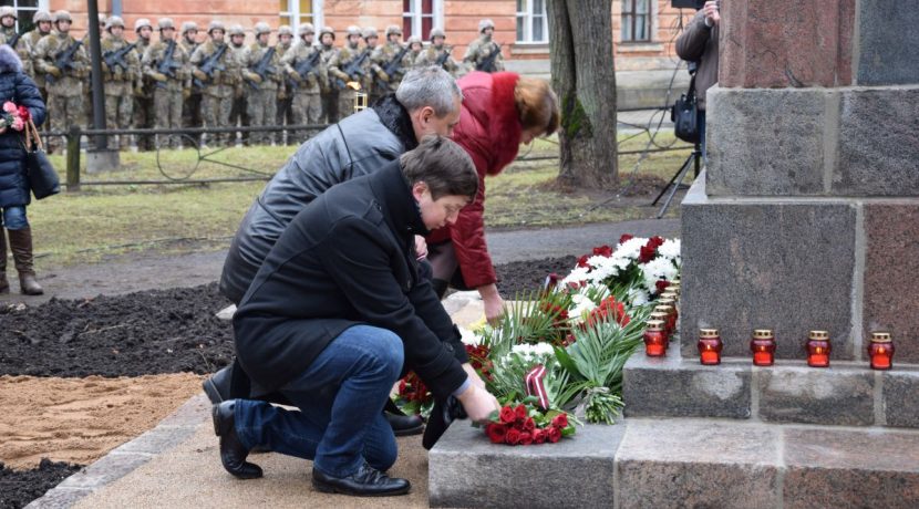 Открытие восстановленного памятника воинам Латвийской армии