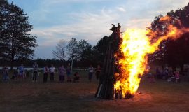 SILA EZERA KRASTĀ IZGAISMOJA LATVIJAS PIEROBEŽU