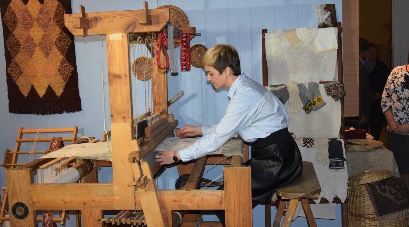 Ausstellung „Mani Latvijas stāsti“ in der Medizinschule Daugavpils