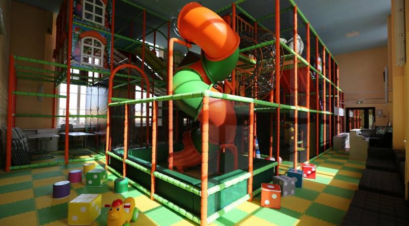 “ROXY” CHILDREN’S ENTERTAINMENT CENTRE