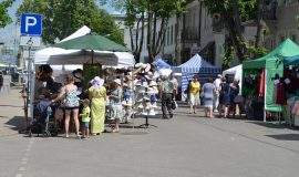 DAUGAVPILĪ SĀKA DARBOTIES PILSĒTAS SVĒTKU TIRDZIŅŠ