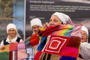 Naujenieši tapina pasaulē garāko musturdeķi