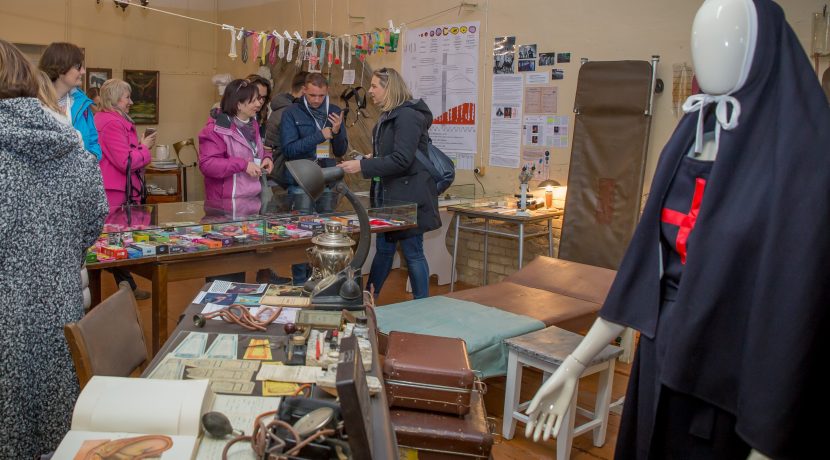 Medizinische Ausstellung mit Exposition zur Empfängnisverhüttung