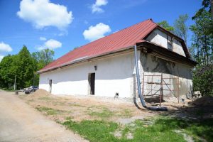 SENAJĀ KLĒTĪ PIE RAIŅA MĀJAS BERĶENELĒ TOP AMATNIECĪBAS “MINILABORATORIJA”