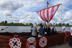 Boat trips on Daugava River with a “Sikspārnis” boat