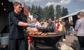 В Даугавпилсе с размахом прошёл первый фестиваль уличной еды (ФОТО)