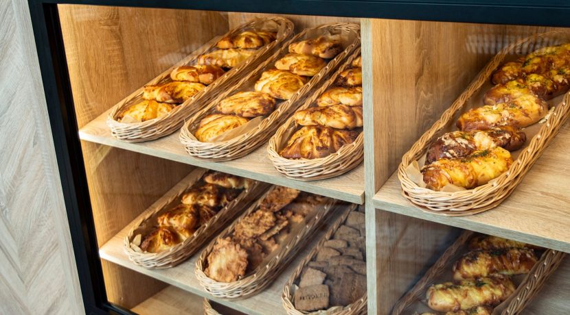 Family mini café-bakery “Nekomimi”