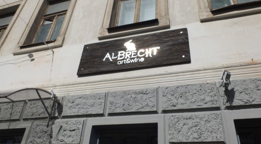 Bar and gallery “Albrecht Art&Wine”