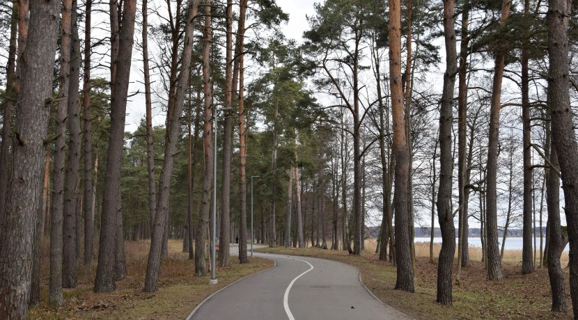 Lielais Stropu Lake Promenade