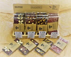 Ассортимент Даугавпилсских съедобных сувениров пополнил натуральный шоколад «Даугавпилс»
