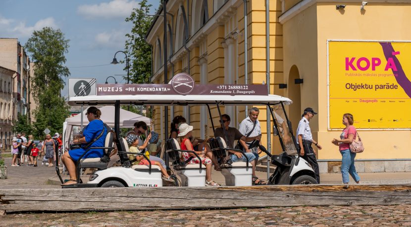 Sightseeing tour in Daugavpils Fortress on electric bus