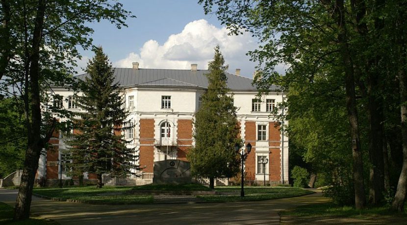 Bebrene Manor Complex