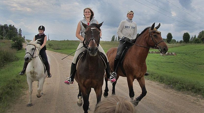 Horseback riding in Bebrene