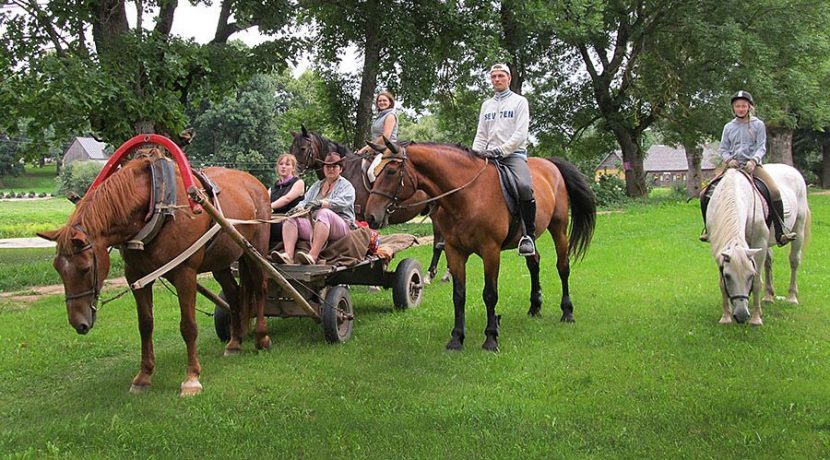 Horseback riding in Bebrene