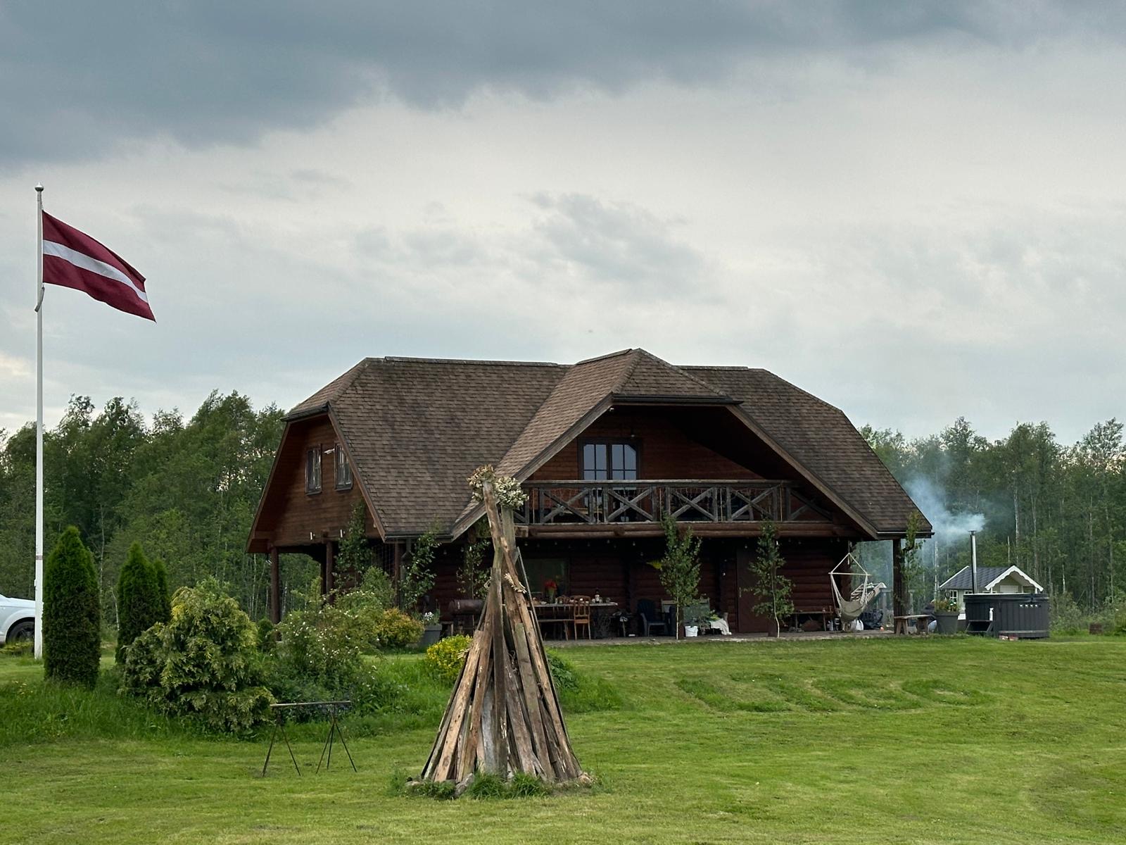 Viesu māja „Grāvīši”