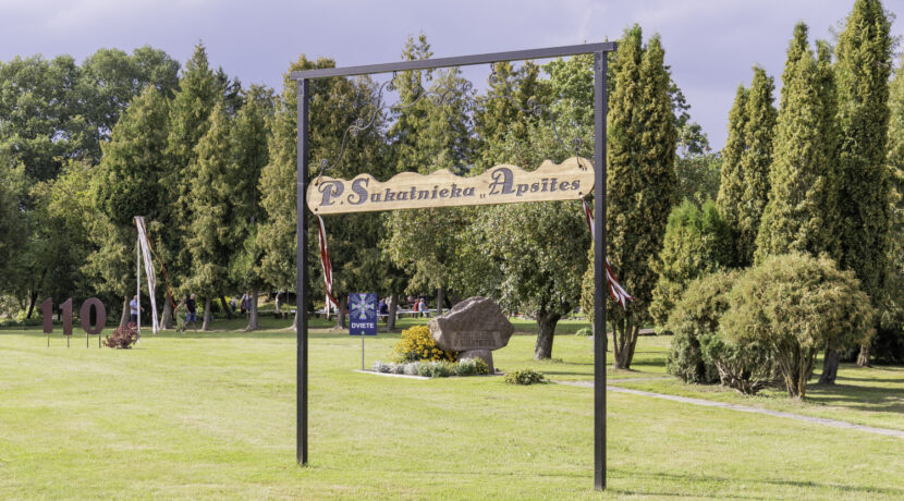 Paula Sukatnieka mājas “Apsītes” un viņa piemiņas dārzs