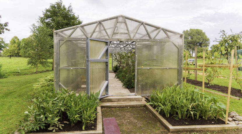 Paula Sukatnieka mājas “Apsītes” un viņa piemiņas dārzs