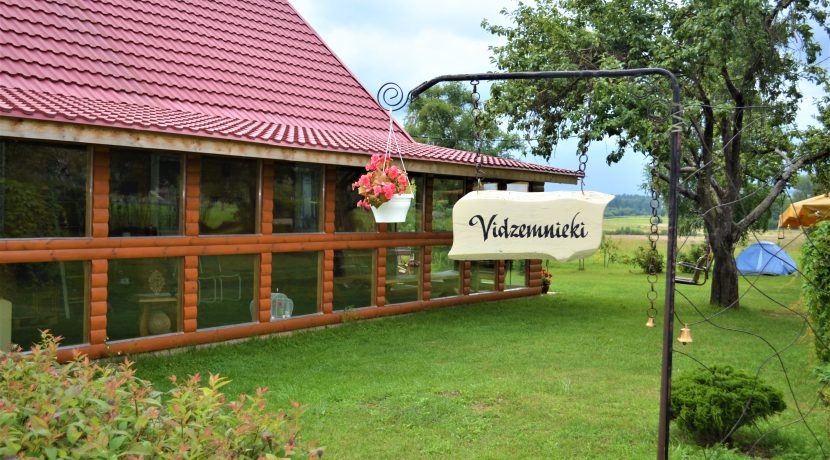 Lauku sēta “Vidzemnieki”