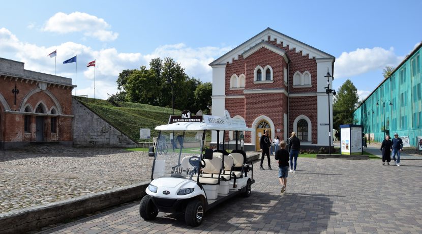 Sightseeing tour in Daugavpils Fortress on electric bus