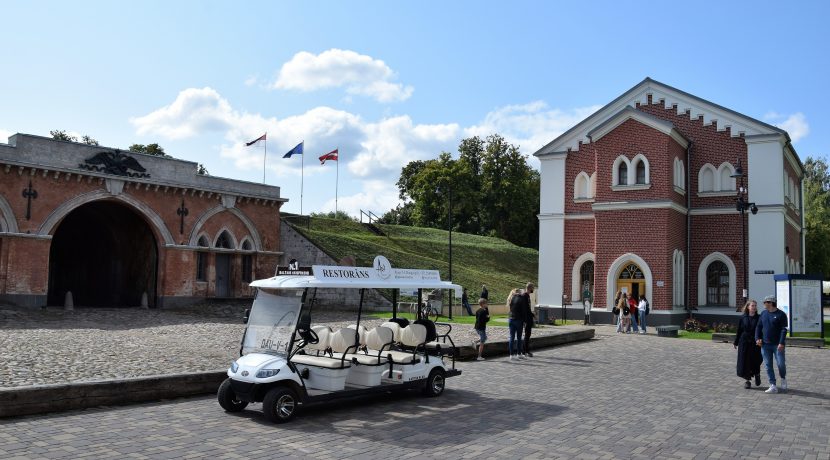 Sightseeing tour in Daugavpils Fortress on electric bus