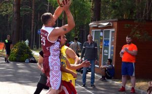 DAUGAVPILS PILSĒTAS ATKLĀTAIS ČEMPIONĀTS IELU BASKETBOLĀ