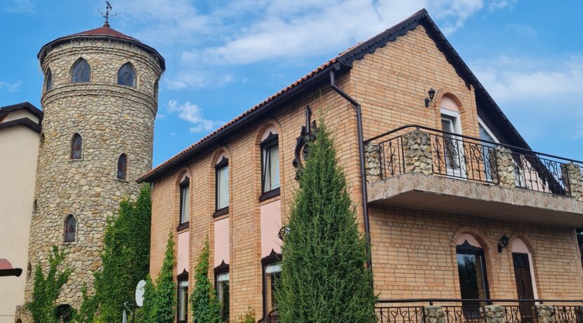 Viesu māja “Pie Torņa”