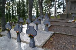 Piemineklis Lietuvas kritušajiem karavīriem Sārtenes (Červonkas kapos)