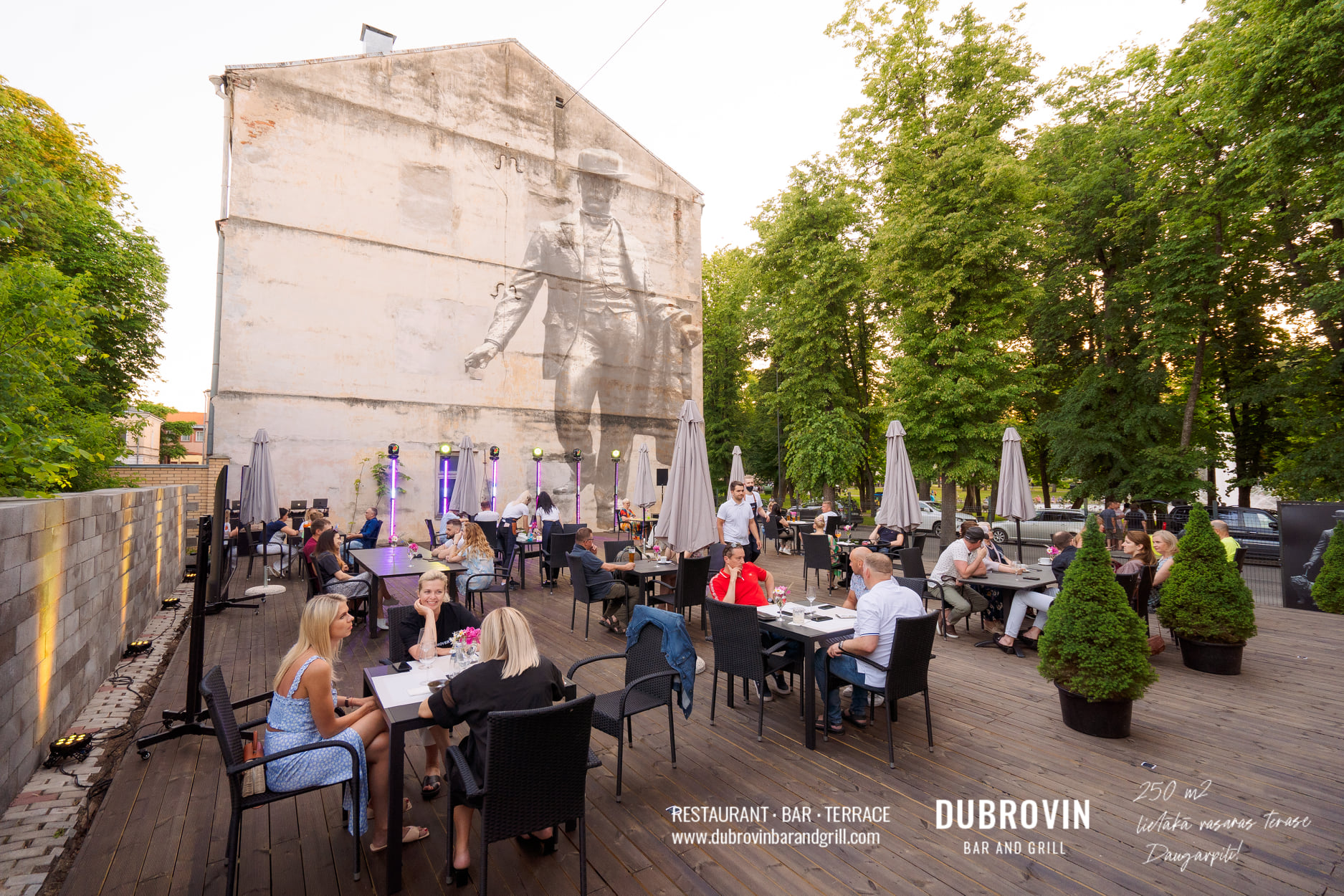 Ресторан “Dubrovin Bar and Grill”