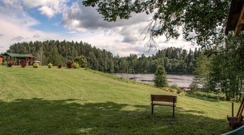 Brīvdienu māja “Forest Lake”