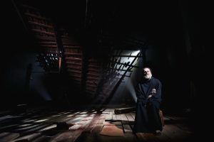 В Даугавпилсском театре состоялась премьера «Латышских историй ужасов»