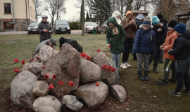 Medumos atklāts mākslas objekts “Atceries un neatkārto”