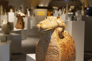 Rotko muzejs aicina skolēnus uz laikmetīgās keramikas “sapņu pilsētu”