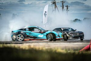 DAUGAVPILS DRIFTA FESTIVĀLĀ SKATĪTĀJUS SAJŪSMINA SPORTISTI NO LATVIJAS, IGAUNIJAS UN LIETUVAS
