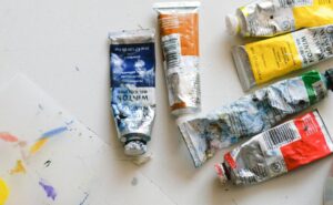 “SAULES SKOLAS” JAUNO MĀKSLINIEKU DARBU IZSTĀDE