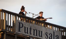 Miglas vālos Putnu salā