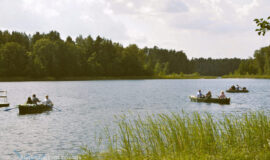 Medumu parks pārvērtās par 19. gadsimta telpu