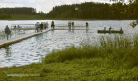 Medumu parks pārvērtās par 19. gadsimta telpu