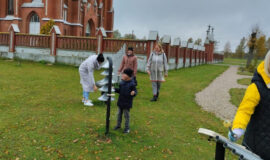 Pie Līksnas dievnama uzstādīti jauni vides objekti