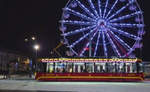 Svētku laikā tiks ieviestas izmaiņas sabiedriskā transporta kustībā un nodrošināti papildreisi