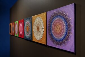 Bērnu radošā nodarbība “Vai ieraugi ģeometriju mākslā?”