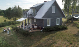 Brīvdienu māja “Meža skuķi” piedāvā iespēju baudīt dabas burvību, nomaļas vides šarmu un klusumu