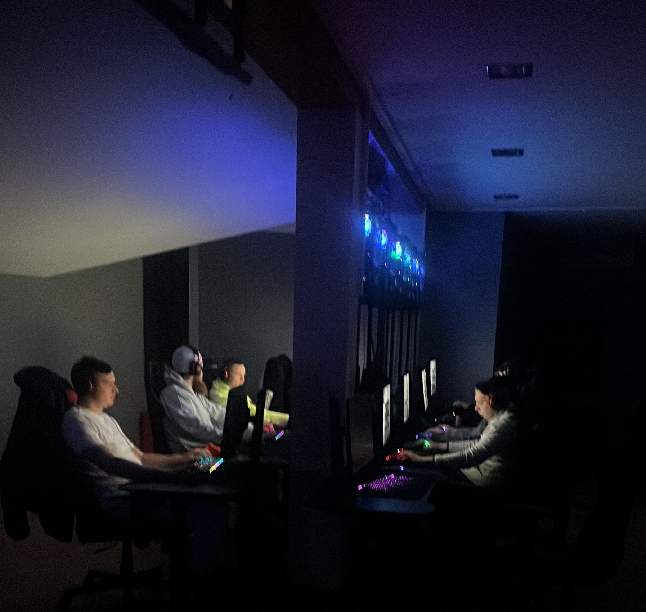 Gaming computer club “TheGames”