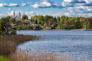 Zarasu fotokluba izstāde “Atvediet mani uz Zarasiem…” Latgales Centrālajā bibliotēkā