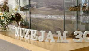 Nāc, pacienājies ar mākslu!