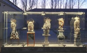 Haralda Jegodzienska izstāde “Zeme tevi vēro!” galerijā “4METRI”