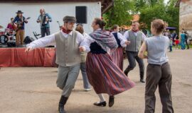 Raiņa mājā Berķenelē izskanējis VII Sēlijas tūrisma tirgus
