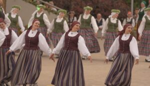 Ilūkstē aizvadīti X Tautas mākslas svētki “Sēlija rotā”