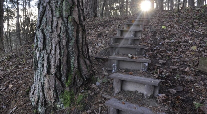 Slutiski ravine trail